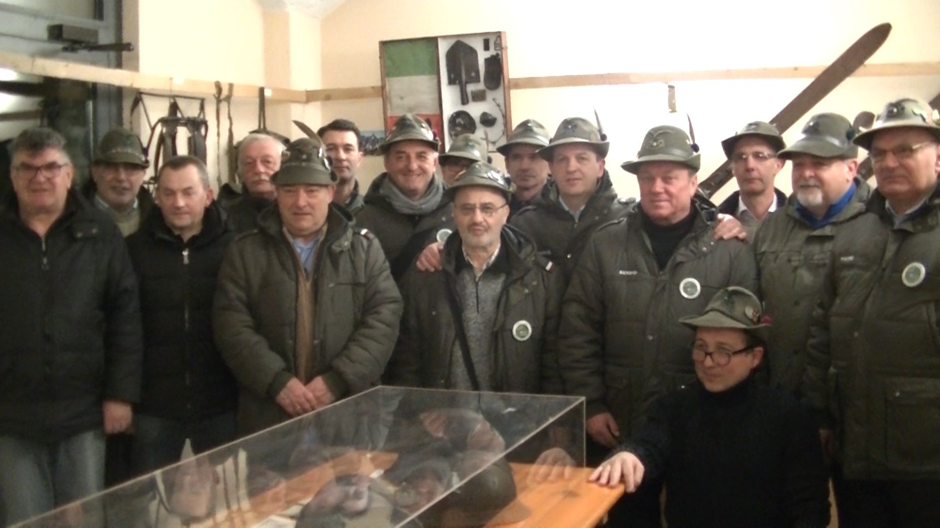 Gli Alpini presenti all'Inaugurazione della Mostra Gli Alpini presenti all'Inaugurazione della Mostra