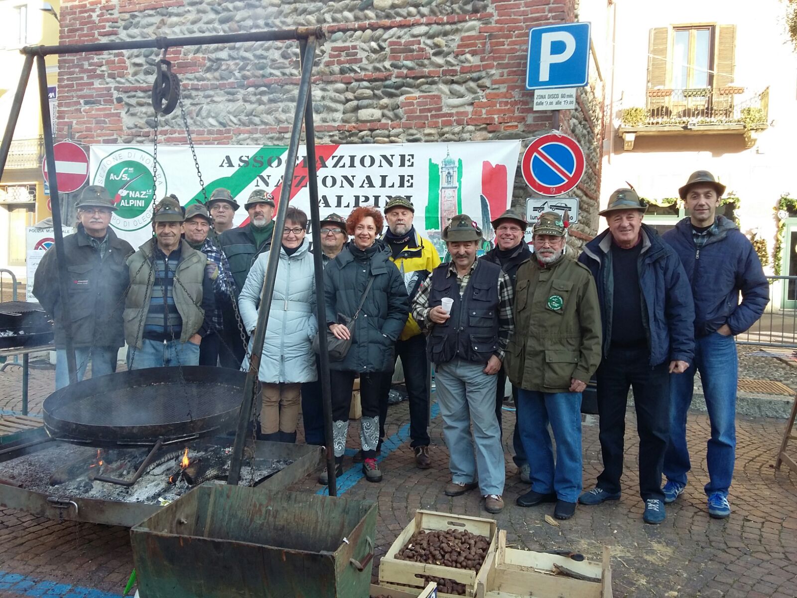 Castagnata Pro Telethon dei Gruppi di Oleggio e Marano Ticino Castagnata Pro Telethon dei Gruppi di Oleggio e Marano Ticino