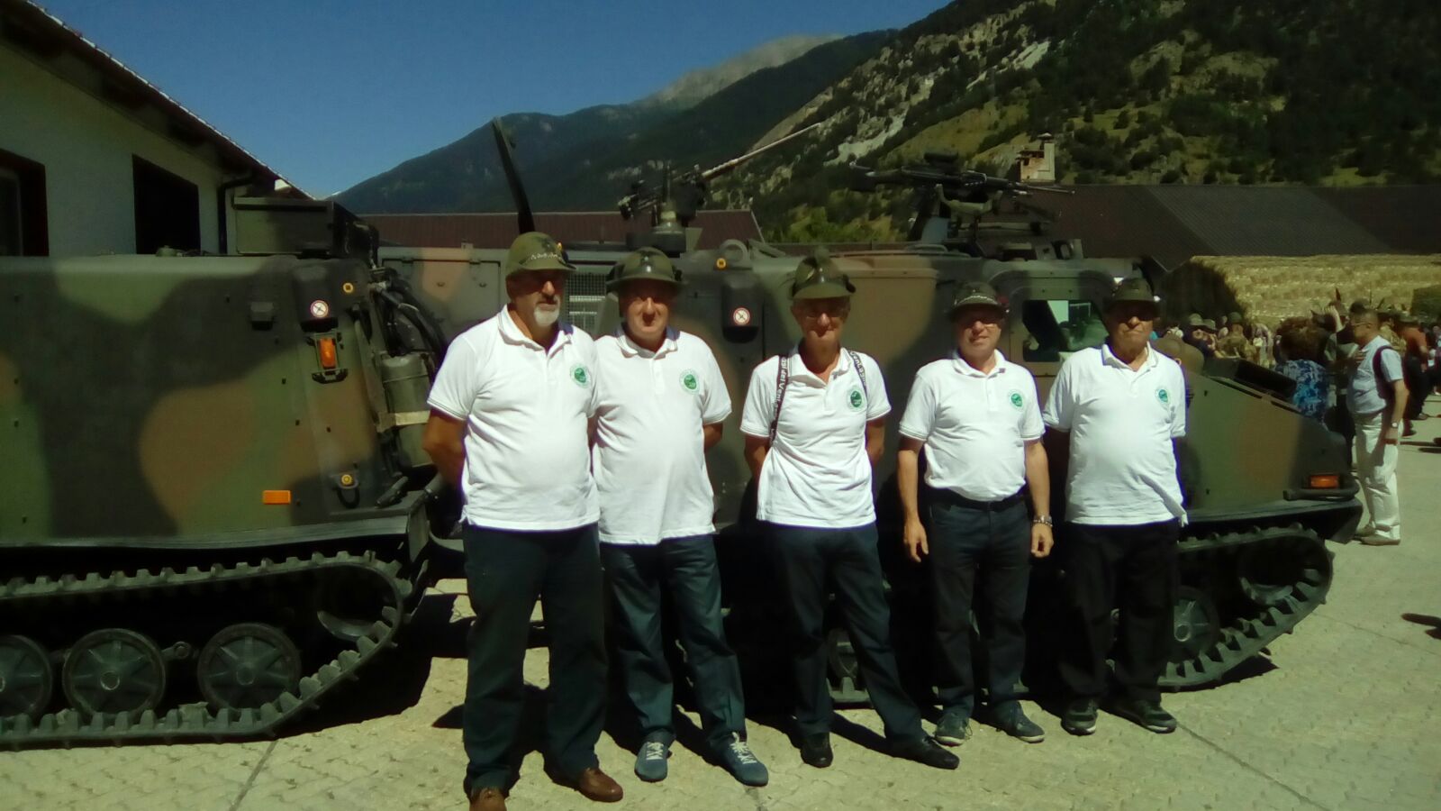 Gli alpini oleggesi presenti alla manifestazione Gli alpini oleggesi presenti alla manifestazione