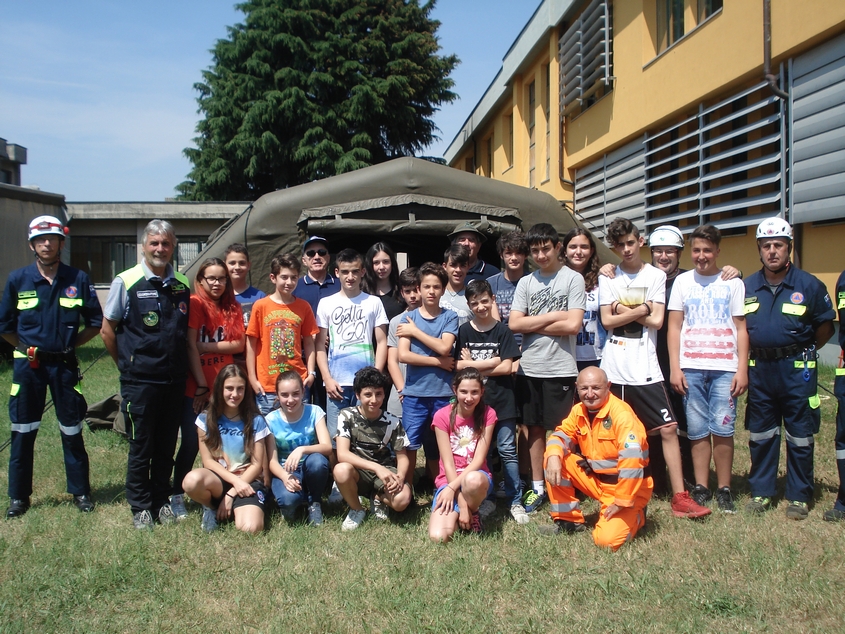 La P.C. ANA - Sez. Novara con gli alunni di Vespolate