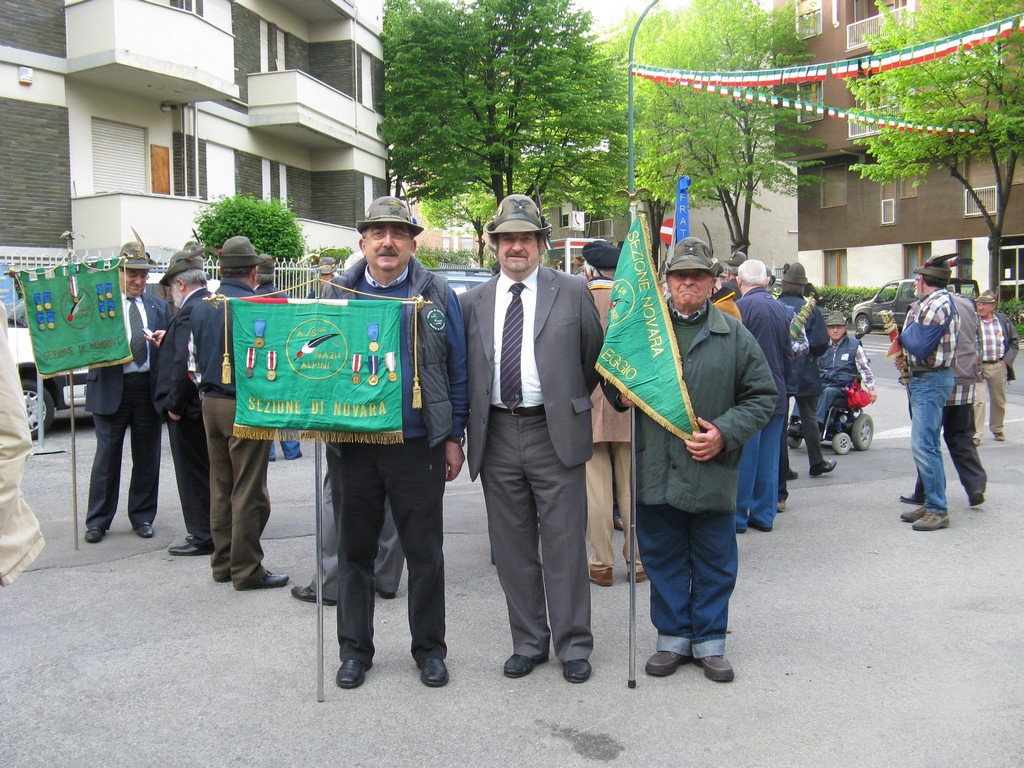 Gli Alpini novaresi presenti ad Asti Gli Alpini novaresi presenti ad Asti