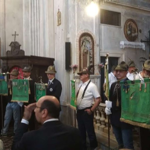 I Vessilli schierati per la S. Messa I Vessilli schierati per la S. Messa
