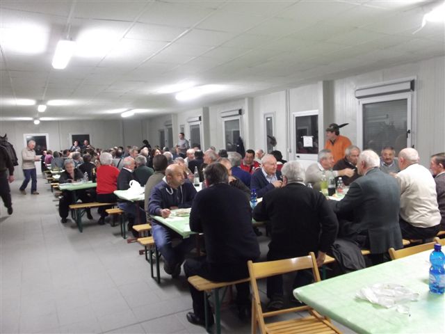 Un momento della cena Un momento della cena