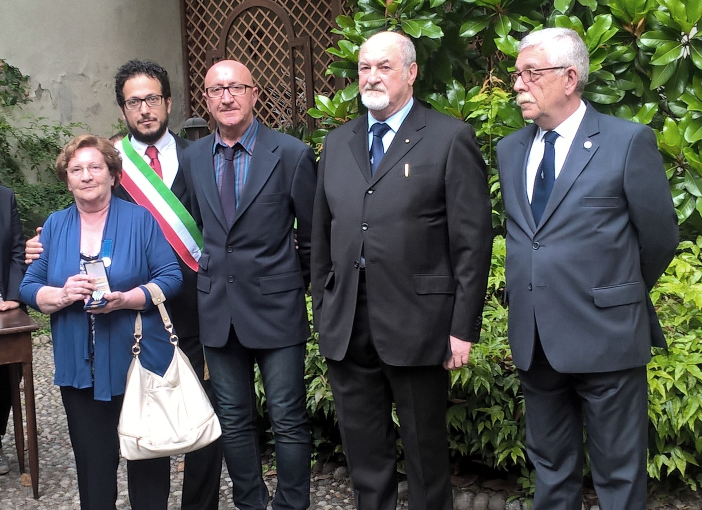 I Sigg. Franca e Giuseppe Orlandi con il Presidente Palombo, Riccardo Garavaglia e il Sindaco Alessio Biondo I Sigg. Franca e Giuseppe Orlandi con il Presidente Palombo, Riccardo Garavaglia e il Sindaco Alessio Biondo