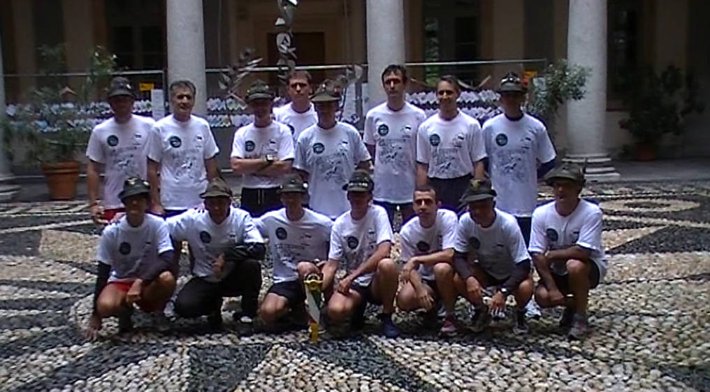 I 15 tedofori alpini della fiaccolata I 15 tedofori alpini della fiaccolata